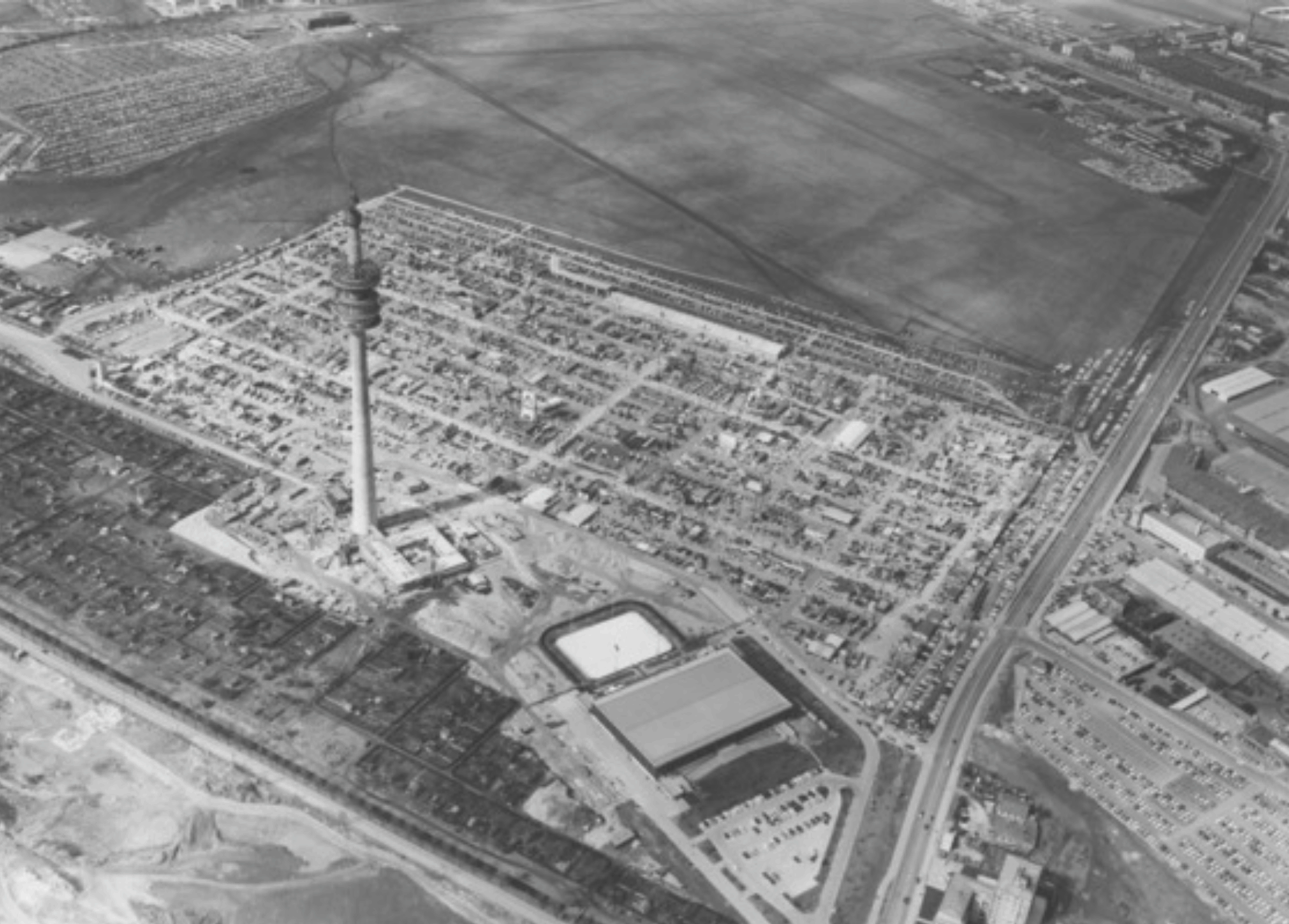 Luftbild Feb. 1966, BAUMA - Turm noch im Bau|600