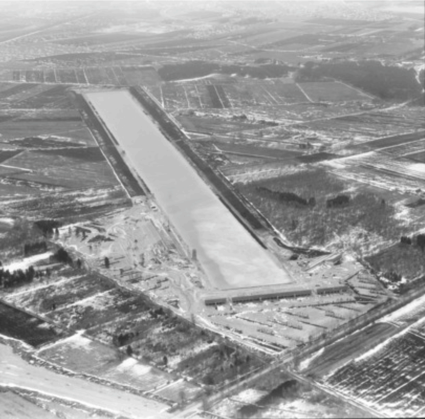 Ende 1970: Becken (2230x140x3,5m) ist fertig, Anlagen werden bis August 1971 erstellt|600